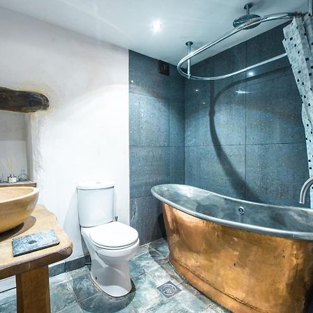 St Davids Hideaway With Roll-Top Bath & Log Burner Luaran gambar
