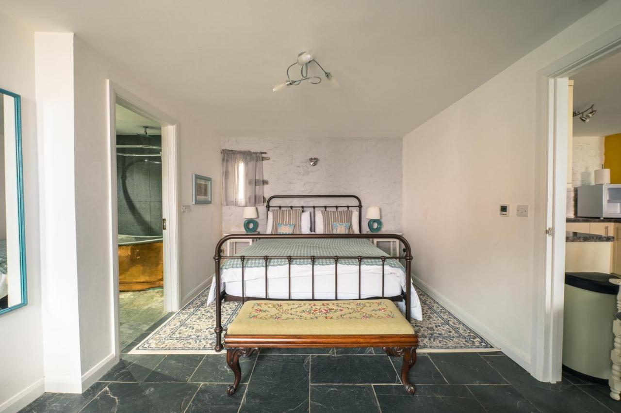 St Davids Hideaway With Roll-Top Bath & Log Burner Luaran gambar