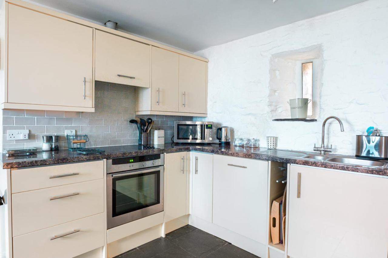 St Davids Hideaway With Roll-Top Bath & Log Burner Luaran gambar