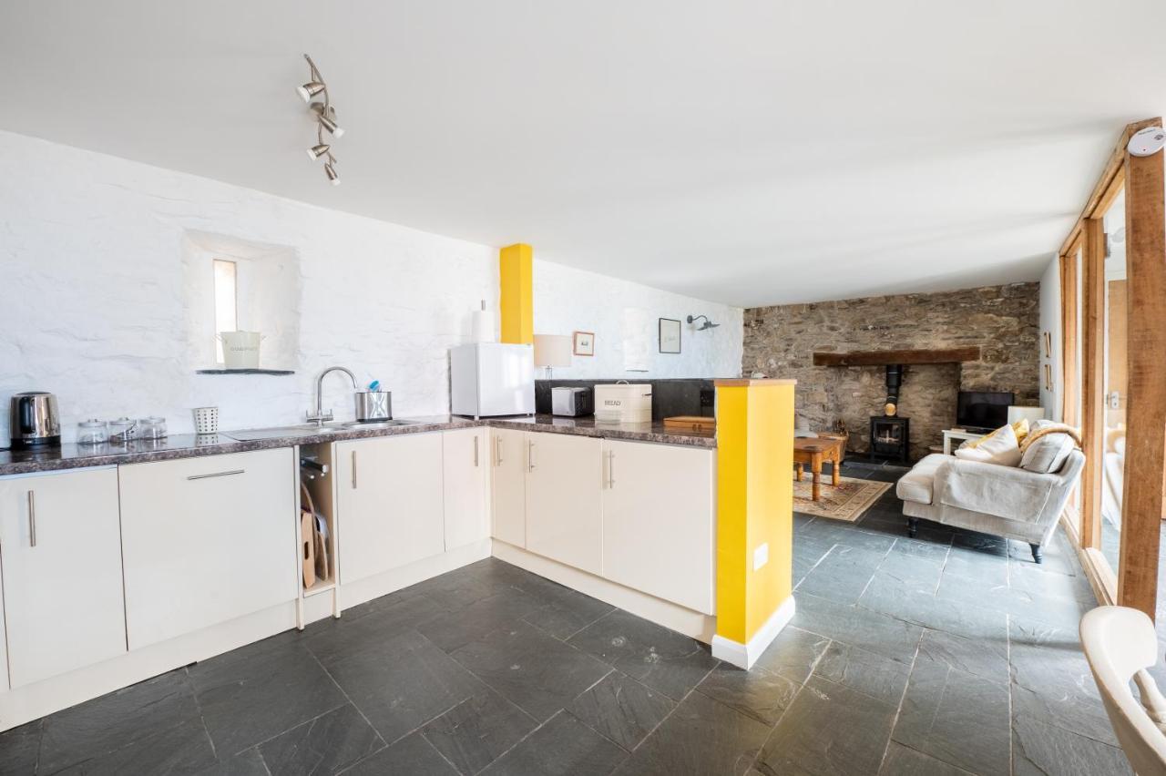 St Davids Hideaway With Roll-Top Bath & Log Burner Luaran gambar