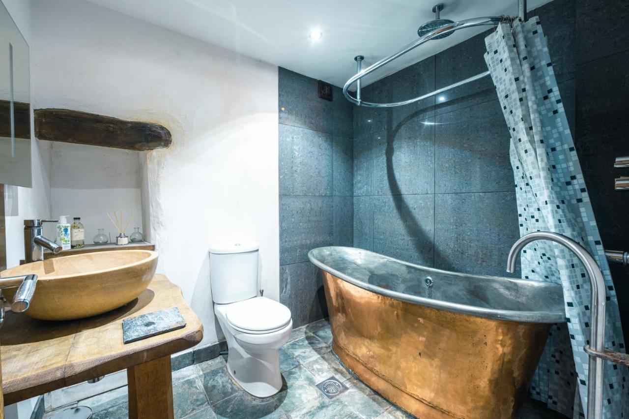 St Davids Hideaway With Roll-Top Bath & Log Burner Luaran gambar